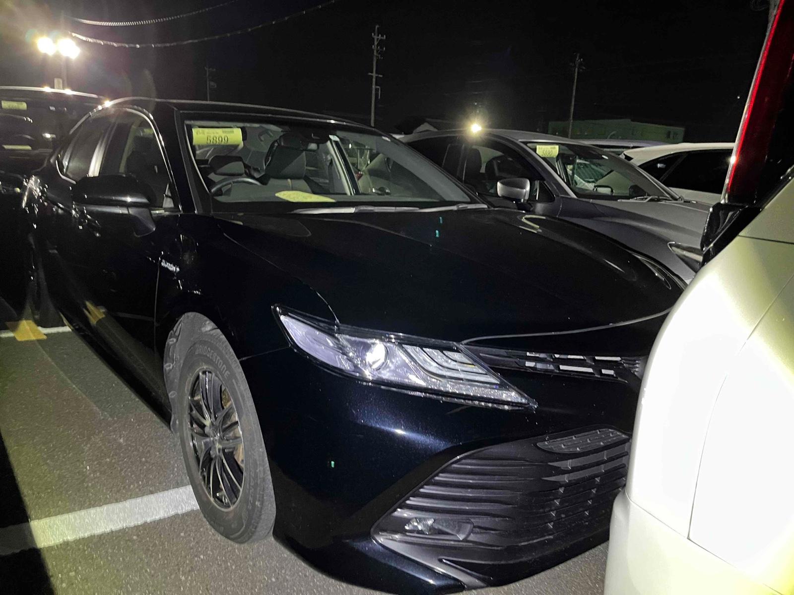 Toyota Camry  HYBRID X