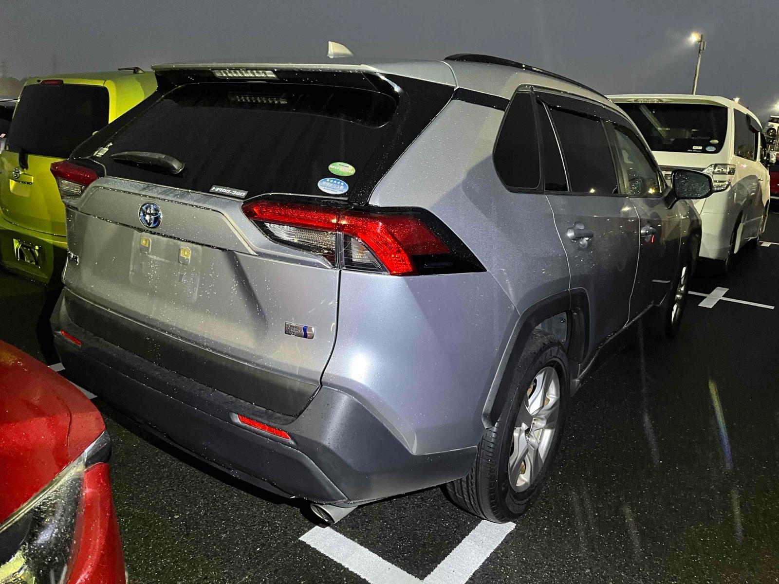 Toyota RAV4 HYBRID X