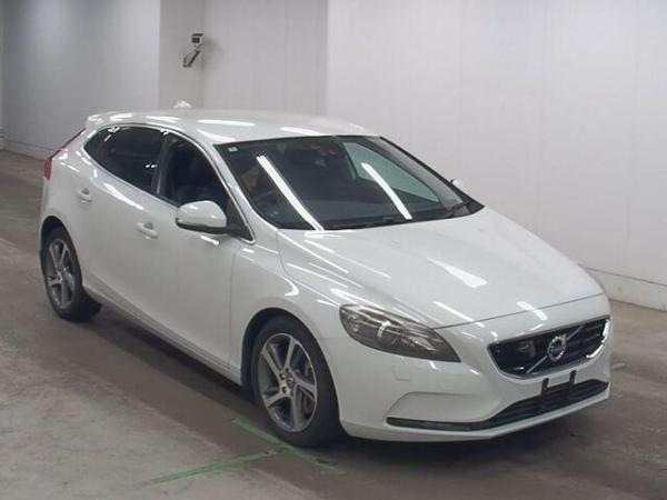 Volvo V40 D4