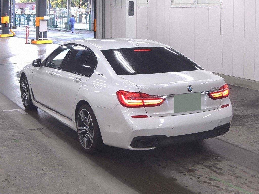 BMW 740E I PERFORMANCE M-SPORT