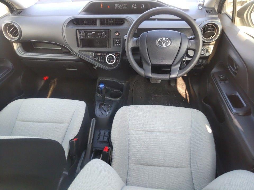 Toyota Aqua 2WD