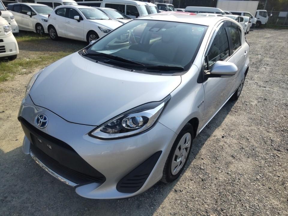 Toyota Aqua 2WD