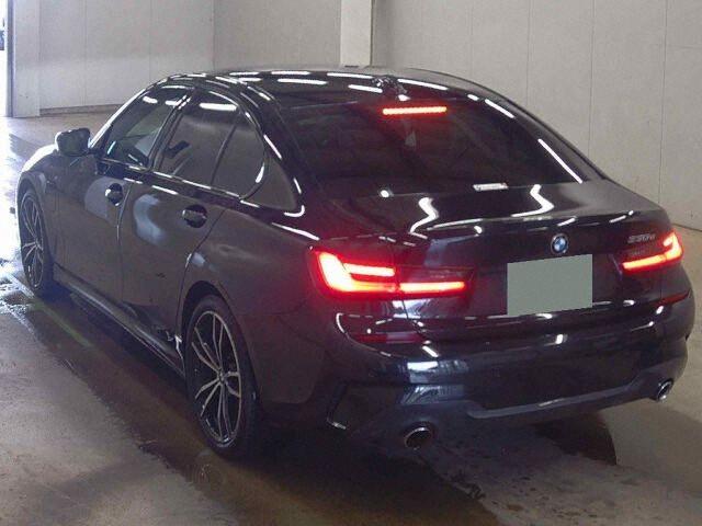 BMW 3 Series 4d 330E M SPORT