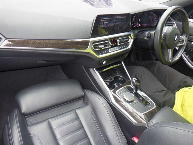 BMW 3 Series 4d 330E M SPORT