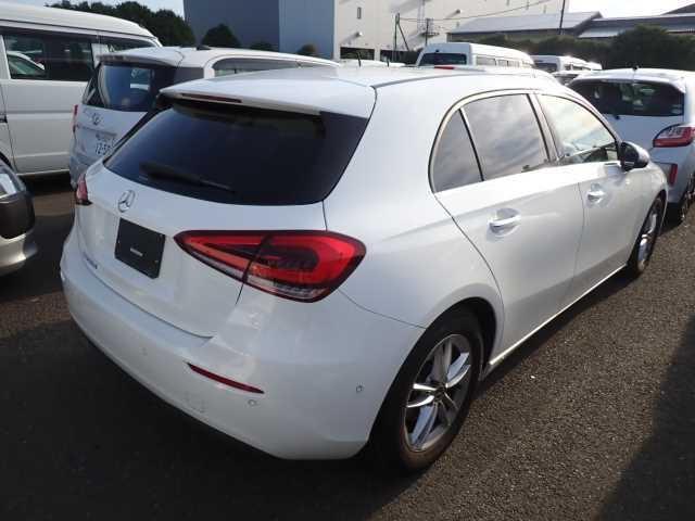 Mercedes-Benz Benz A Class A200d 右ﾊﾝﾄﾞﾙ