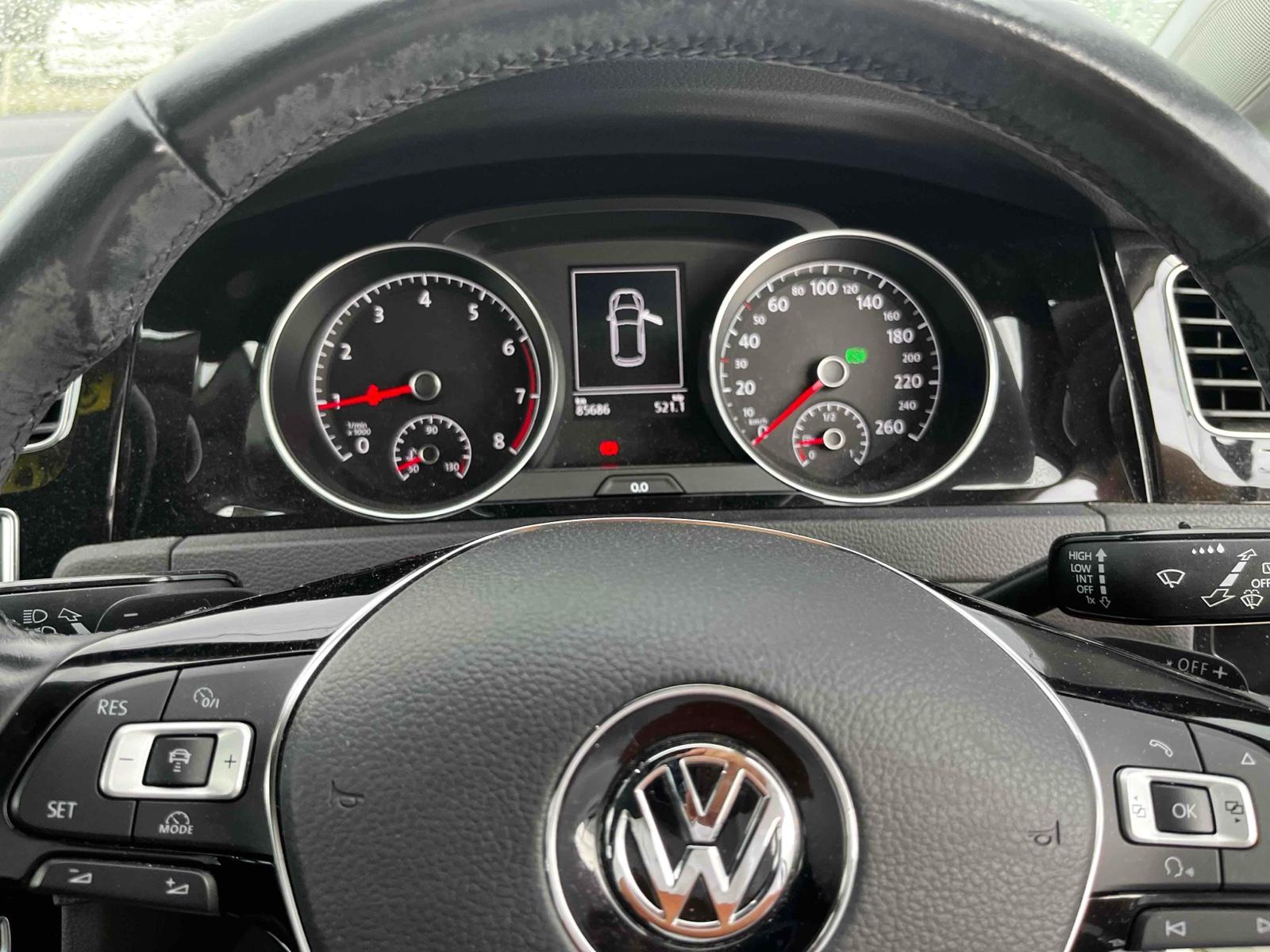 Volkswagen Golf TSI