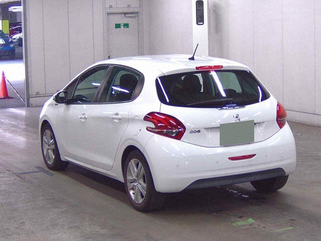 Peugeot 208 SIGNATURE