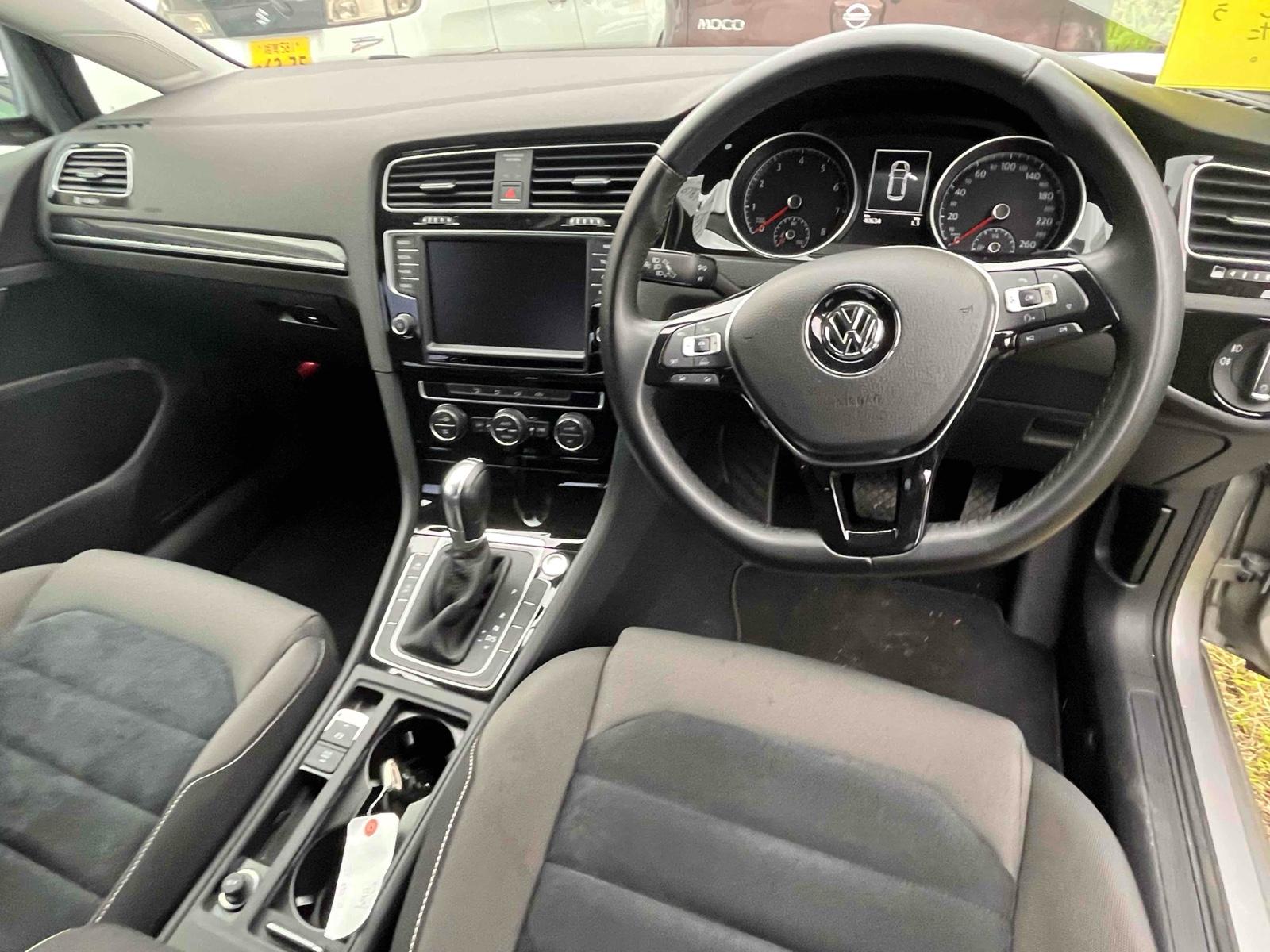 Volkswagen Golf TSI HIGH LINE BLUE MOTION TECH