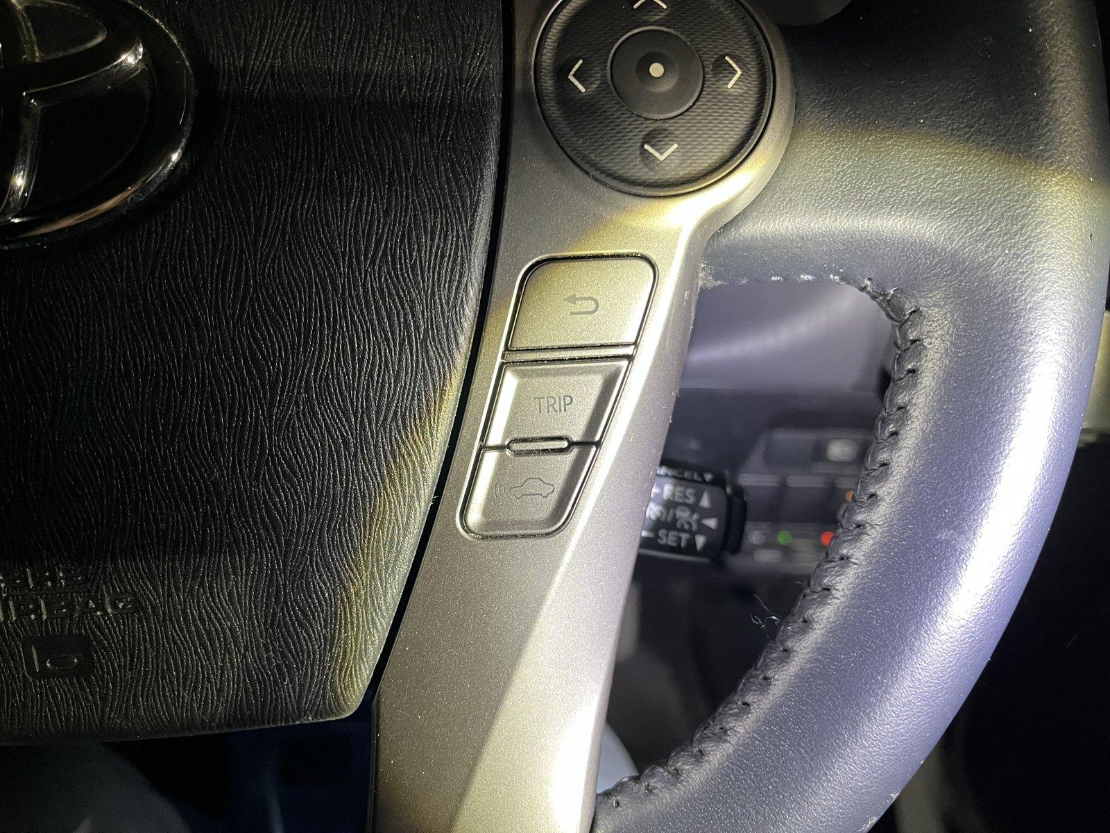 Toyota Prius ALPHA G