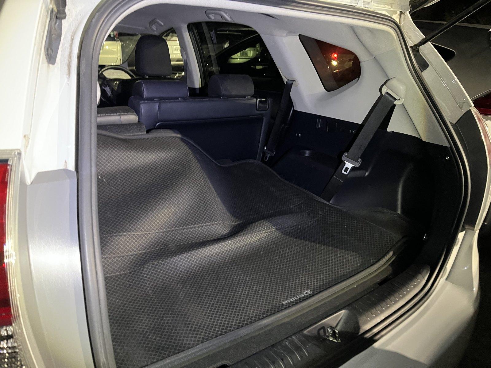 Toyota Prius ALPHA G