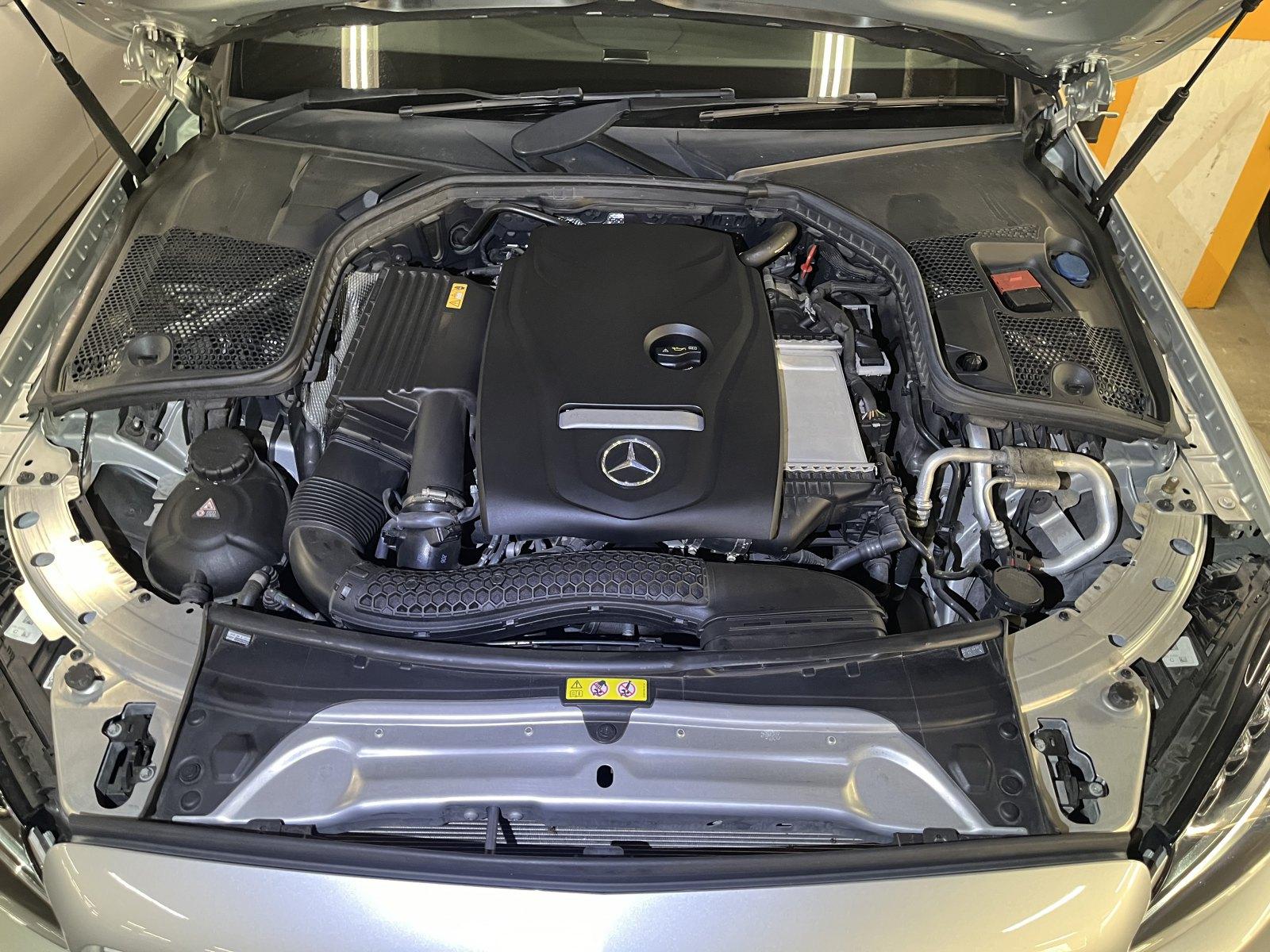 Mercedes-Benz C Class C180 LOW RE LIGHT ED