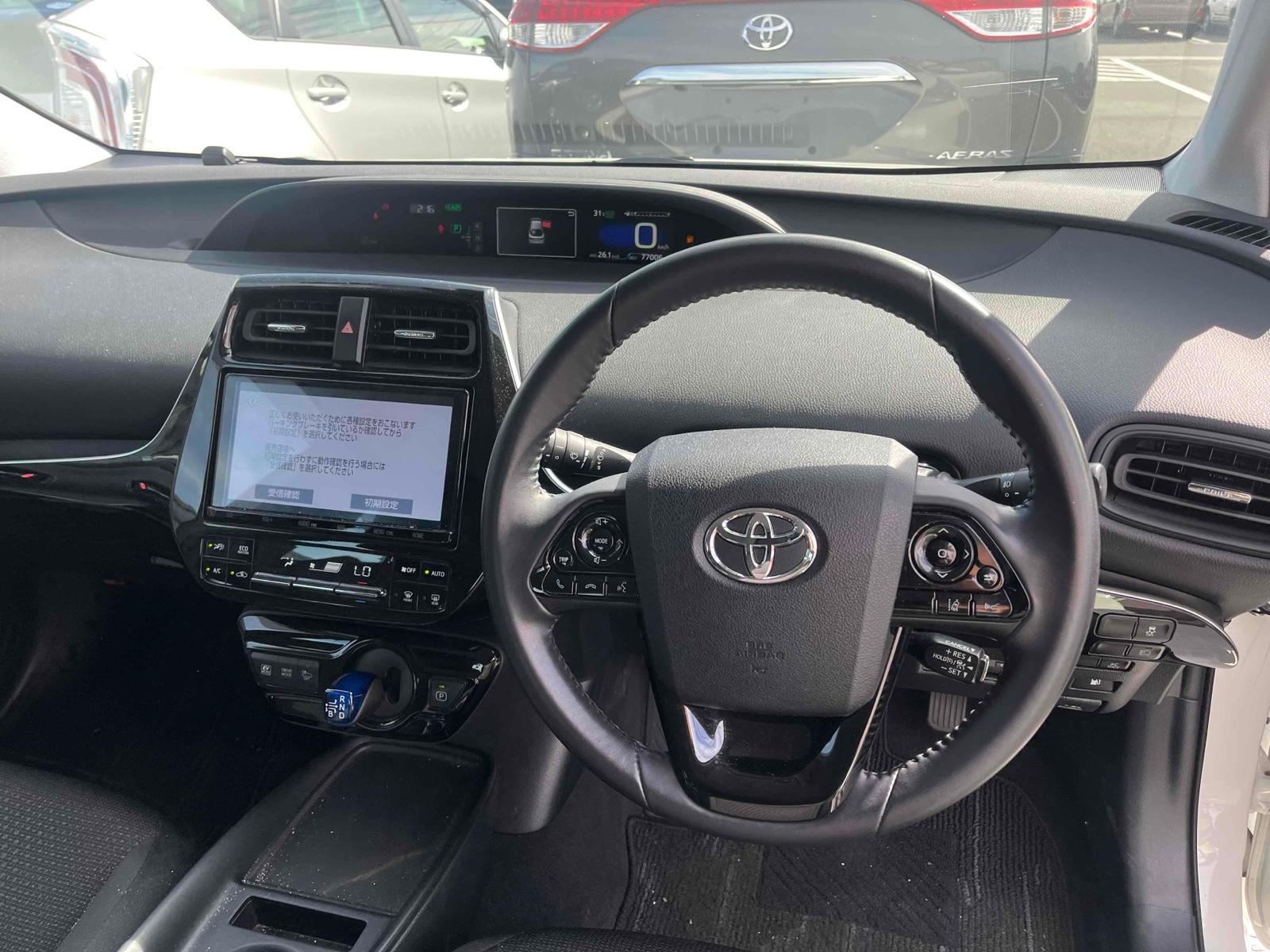 Toyota Prius  S TOYOTA SAFETY SENS