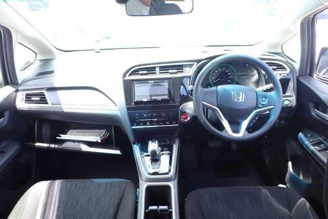 Honda Shuttle HYBRID HONDA SENSING