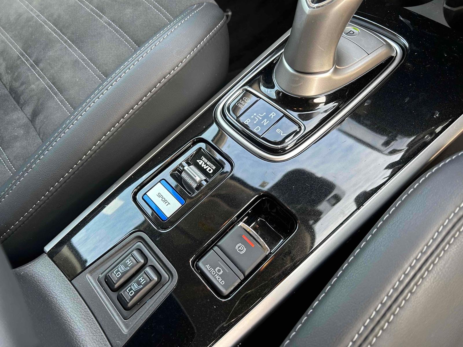 Mitsubishi Outlander PHEV G PLUS PACKAGE 4WD