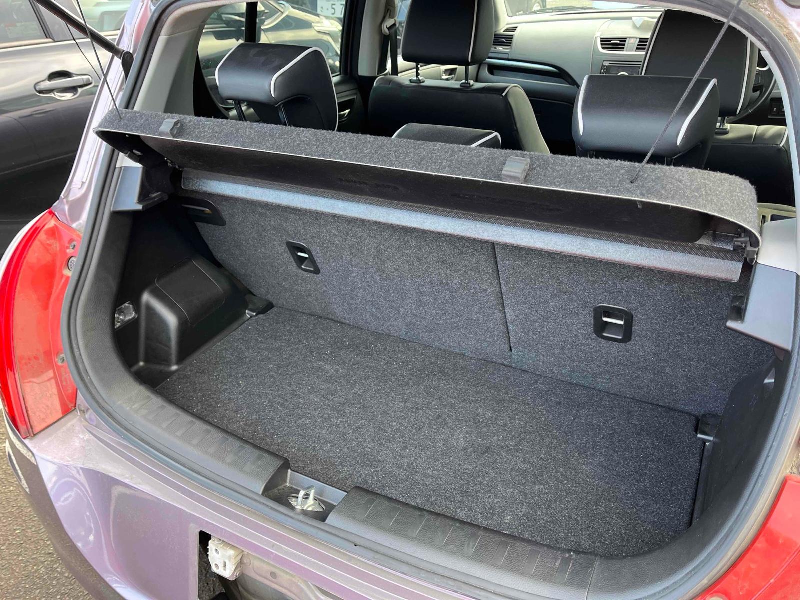 Suzuki Swift STYLE -DJE