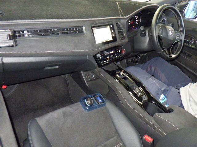 Honda Vezel HYBRID RS?HONDA SENSING