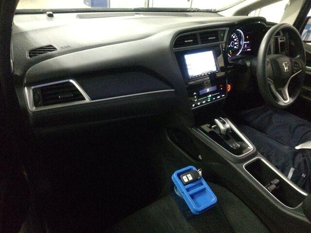 Honda Shuttle HYBRID HONDA SENSING