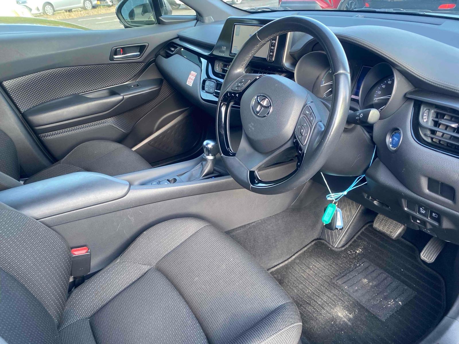 Toyota C-HR S LED PACKAGE