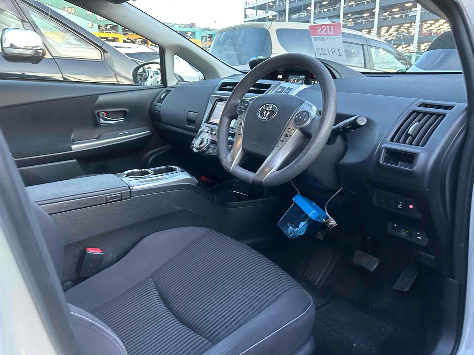 Toyota Prius ALPHA S