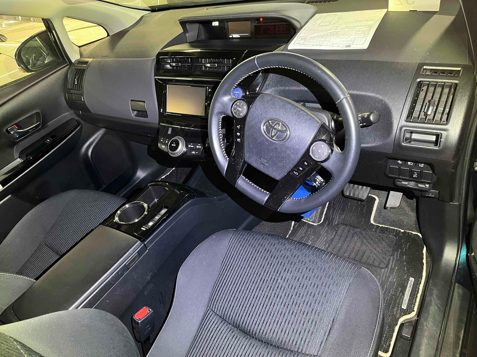 Toyota Prius ALPHA S TUNE BLACK 2