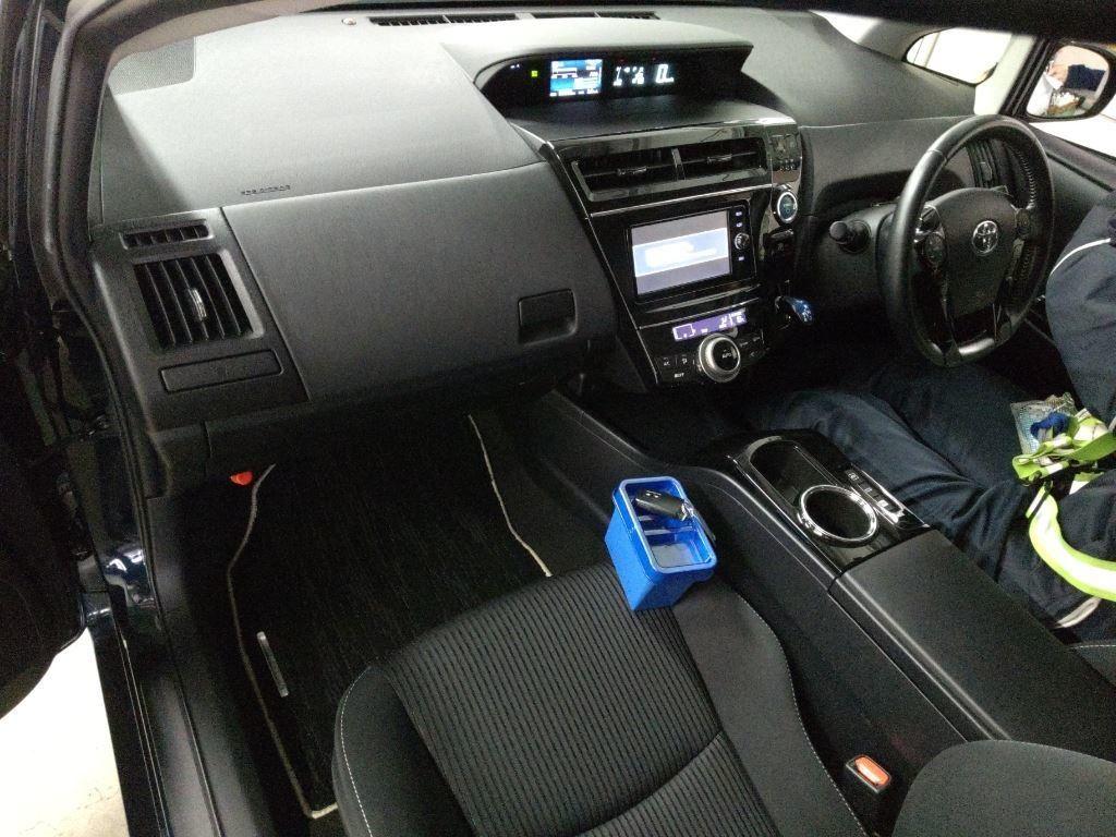 Toyota Prius ALPHA S TUNE BLACK 2