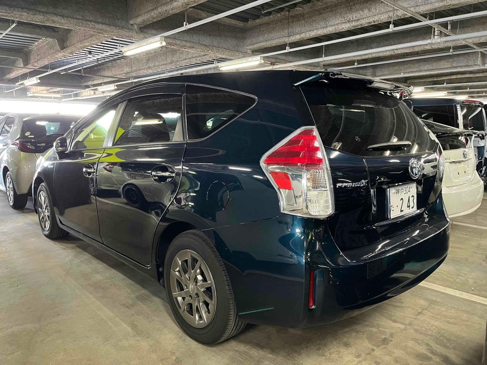 Toyota Prius ALPHA S TUNE BLACK 2