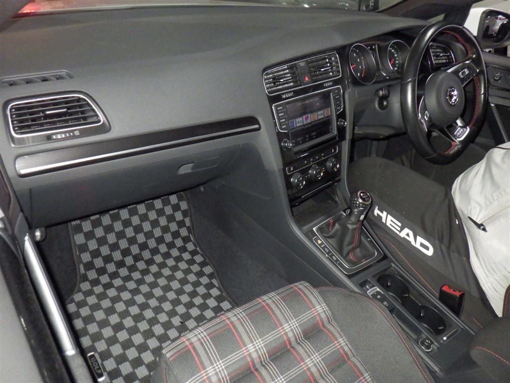 Volkswagen GOLF GTI BASE G DCC PACK