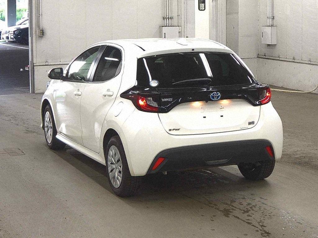 Toyota Yaris HYBRID X