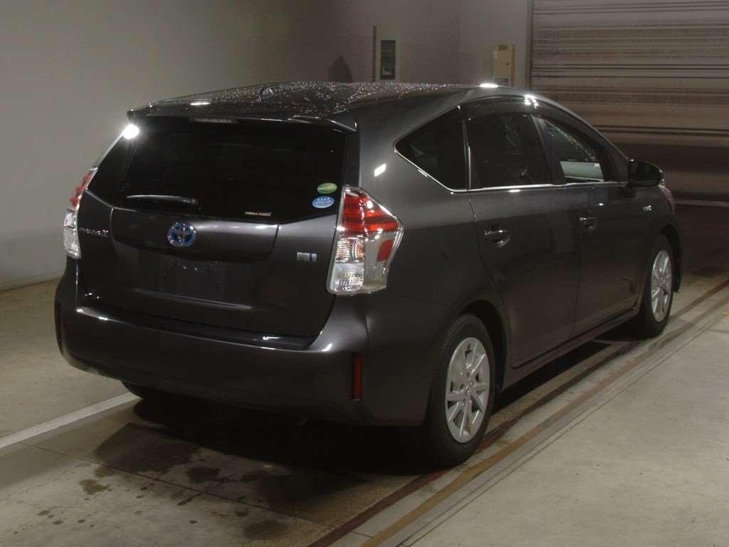 Toyota Prius ALPHA S