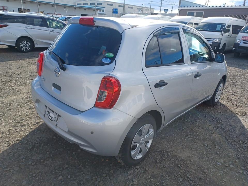 Nissan MARCH 2WD