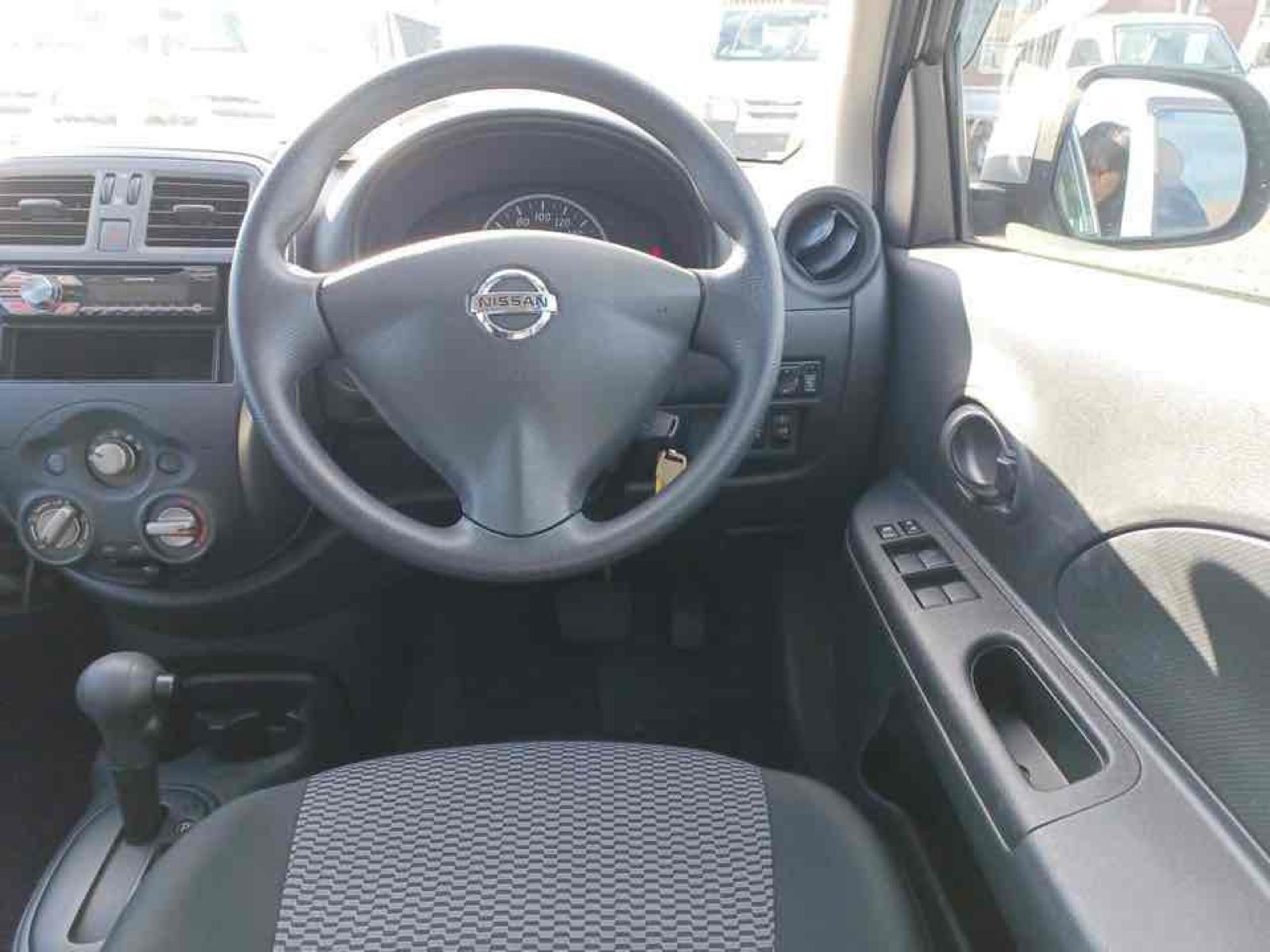 Nissan MARCH 2WD