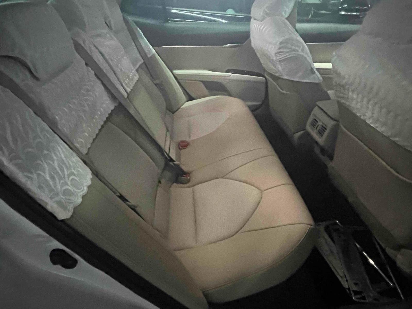 Toyota Camry 4D G LEATHER PACKAGE