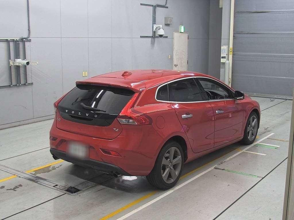 Volvo V40 T4