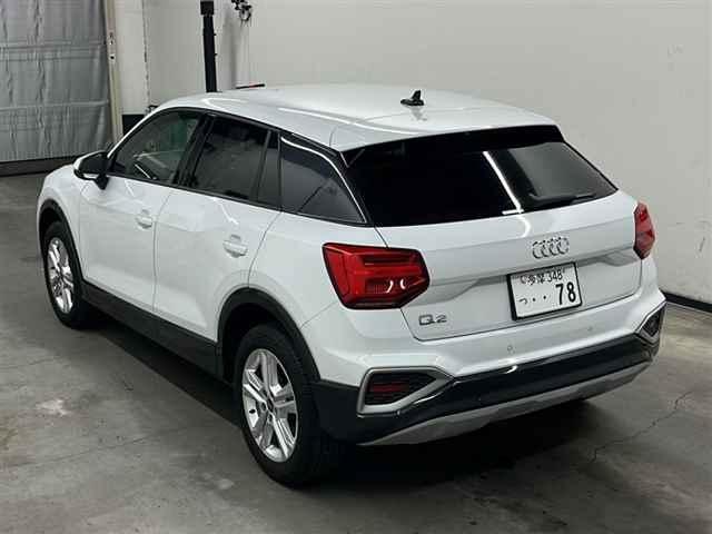 Audi Q2 35TDIアドバンスド