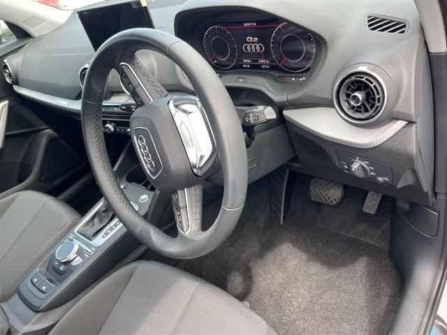 Audi Q2 35TDIアドバンスド