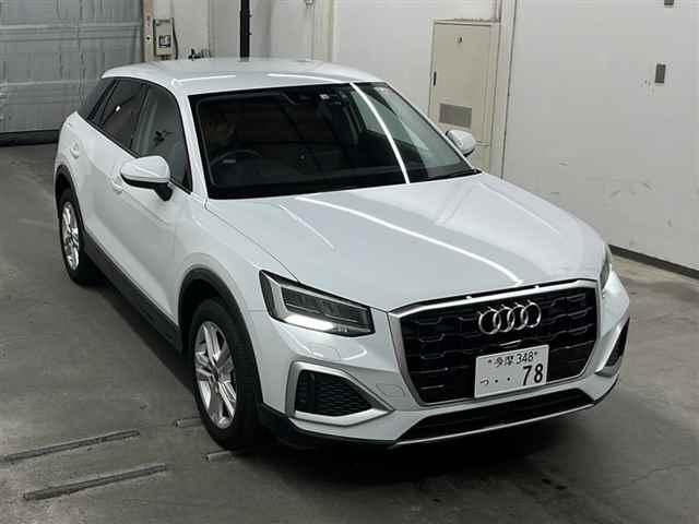 Audi Q2 35TDIアドバンスド