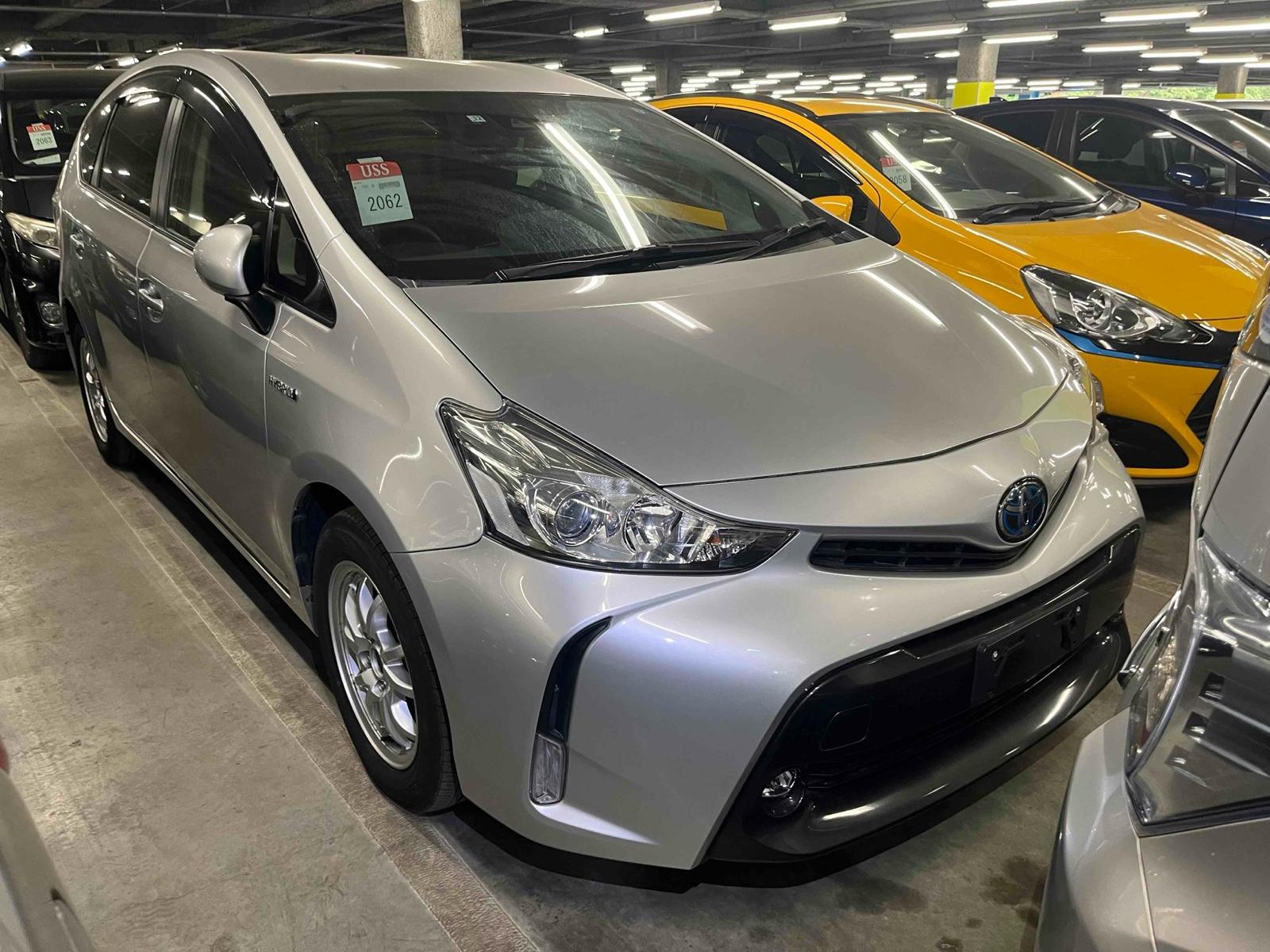 Toyota Prius ALPHA S