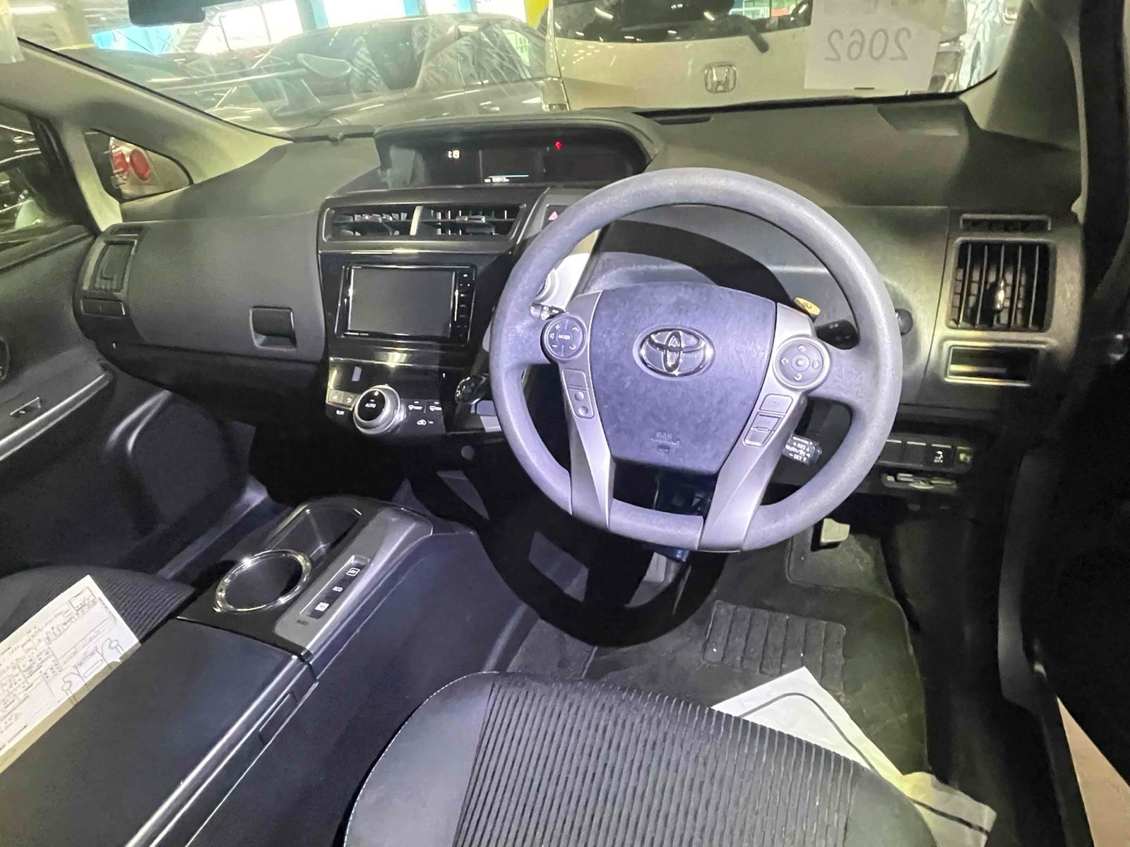 Toyota Prius ALPHA S