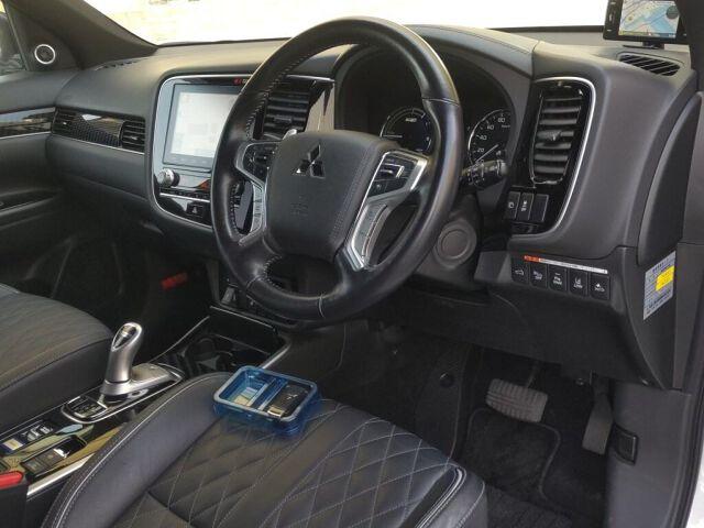 Mitsubishi Outlander Phev 4wd G PREMIUM PACKAGE