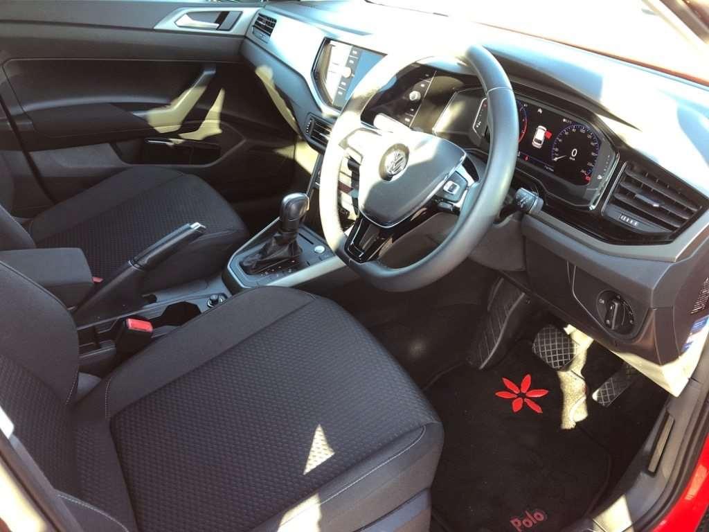 Volkswagen Polo TSIｺﾝﾌｫｰﾄﾗｲﾝ