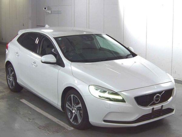 Volvo V40 D4
