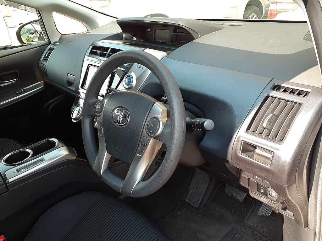 Toyota Prius ALPHA S