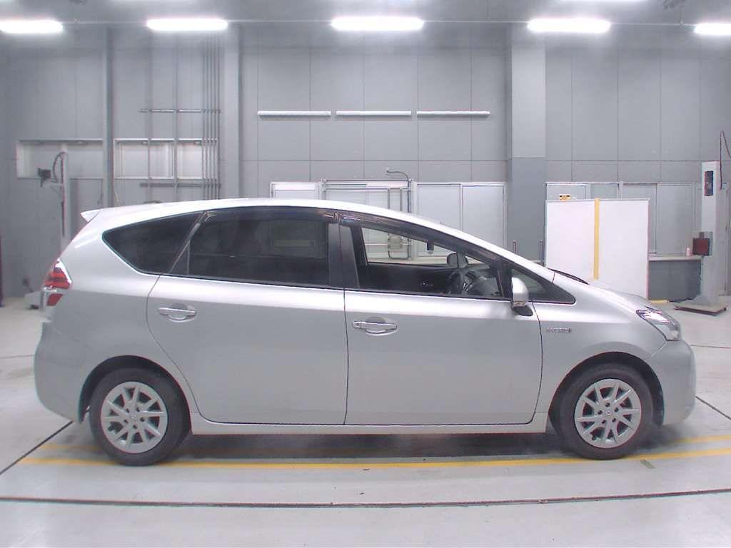 Toyota Prius ALPHA S