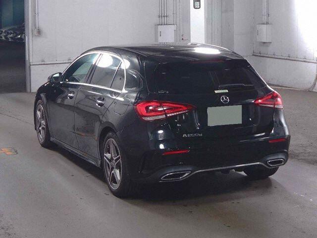 Mercedes-Benz A-class A200D AMG LINE