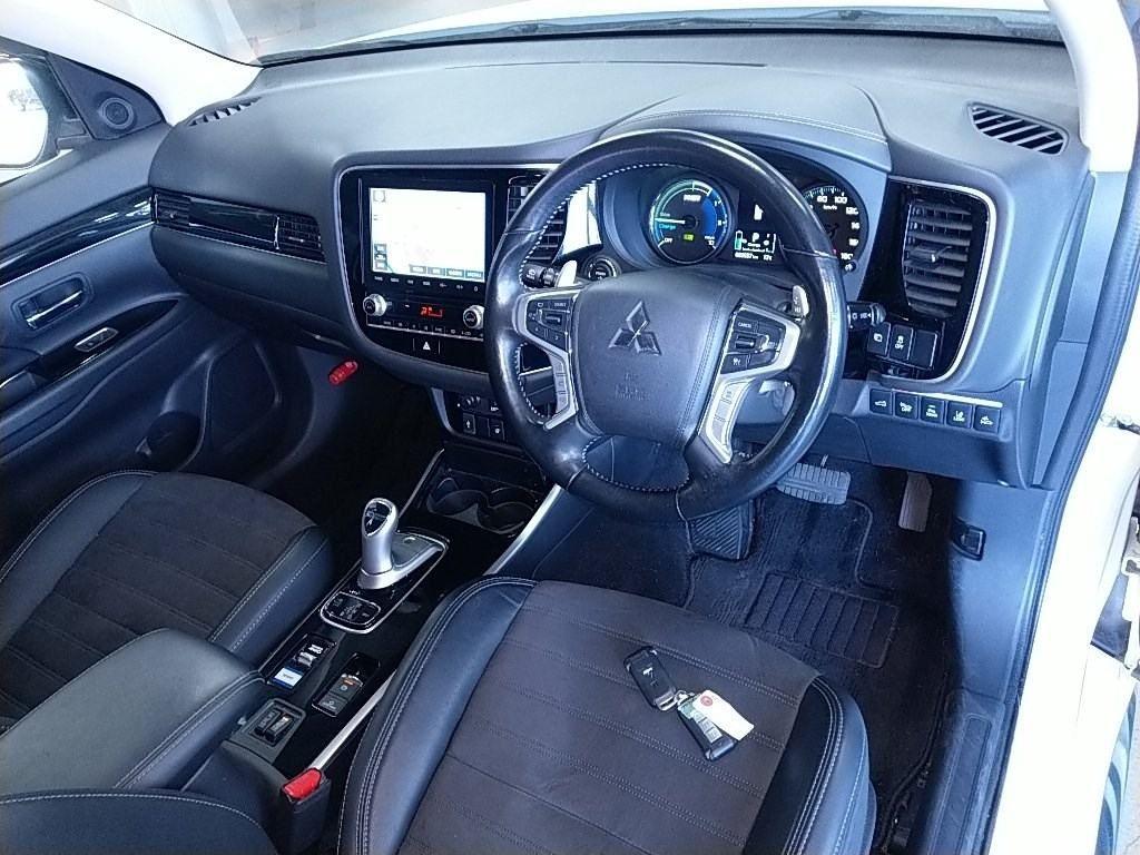 Mitsubishi Outlander Phev G PLUS PACKAGE