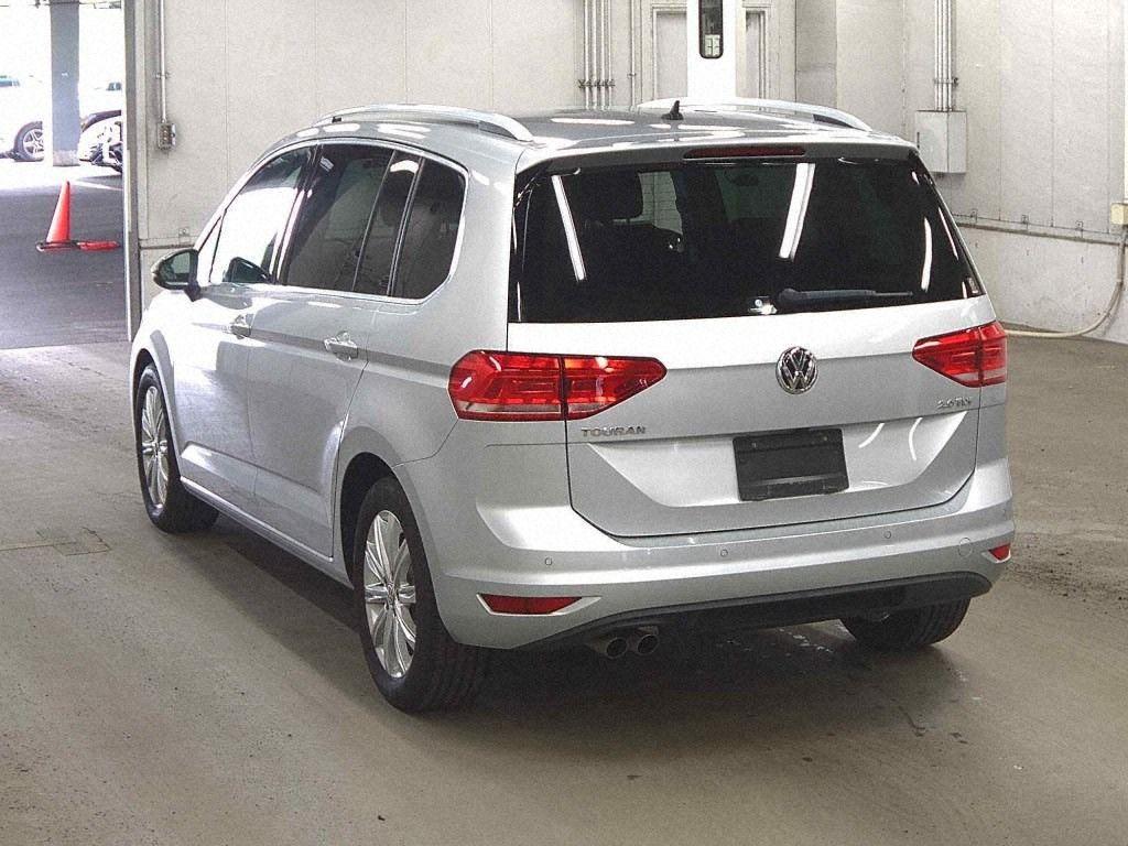 Volkswagen GOLF TOURAN TDI HIGH LINE