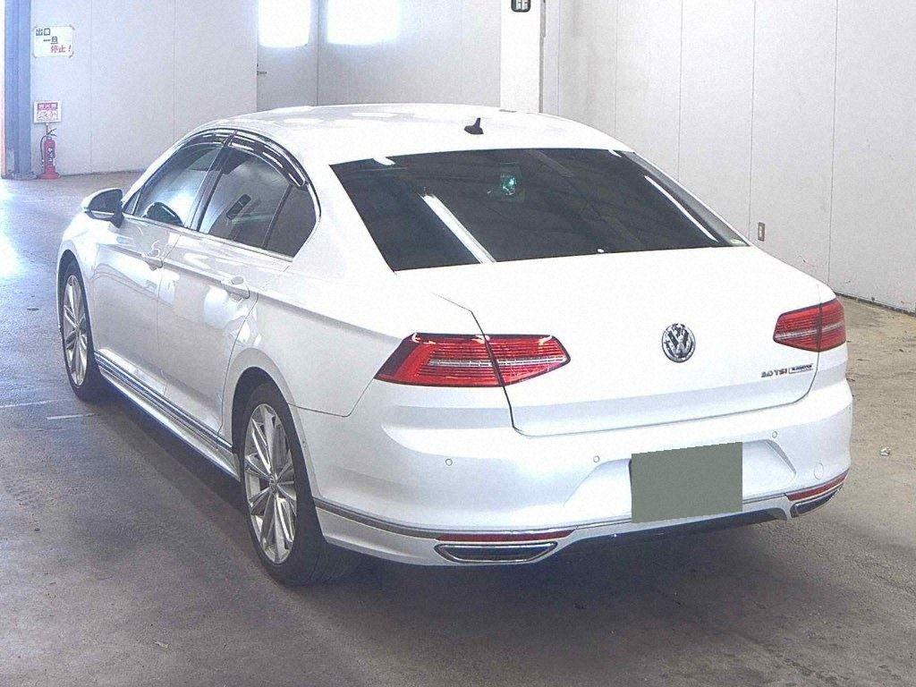 Volkswagen Passat 2.0TSI R-LINE