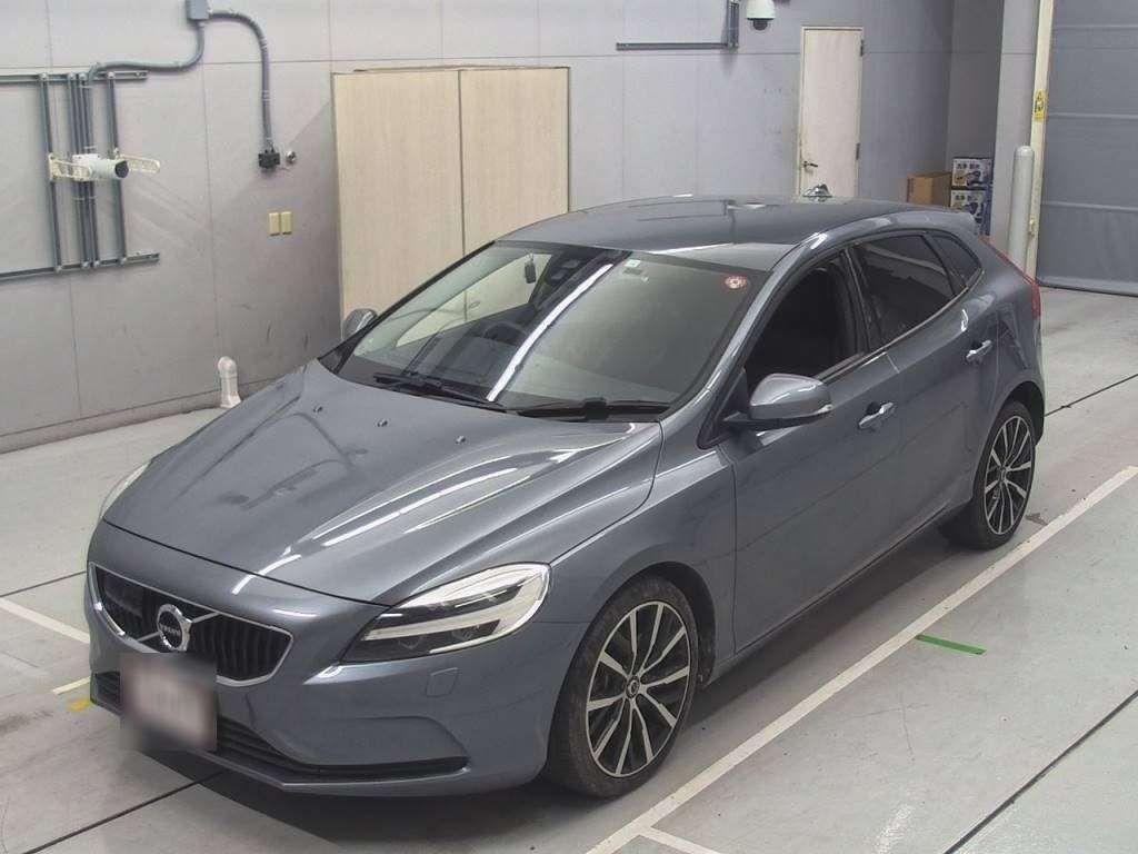 Volvo V40 D4 ダイナミックエディション