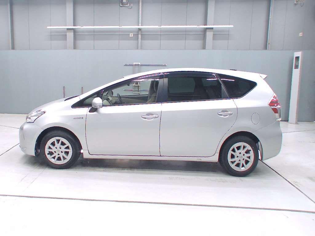 Toyota Prius ALPHA S