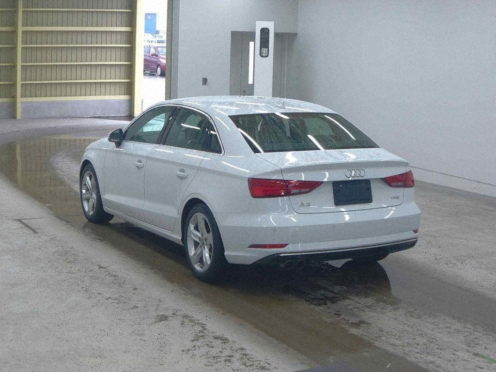 Audi A3 SEDAN 1.4TFSI SPOILER RUG